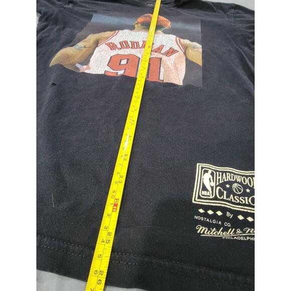 NBA Mitchell & Ness Shirt Mens Small Black Chicago Bulls Dennis Rodman Graphic - Picture 9 of 9